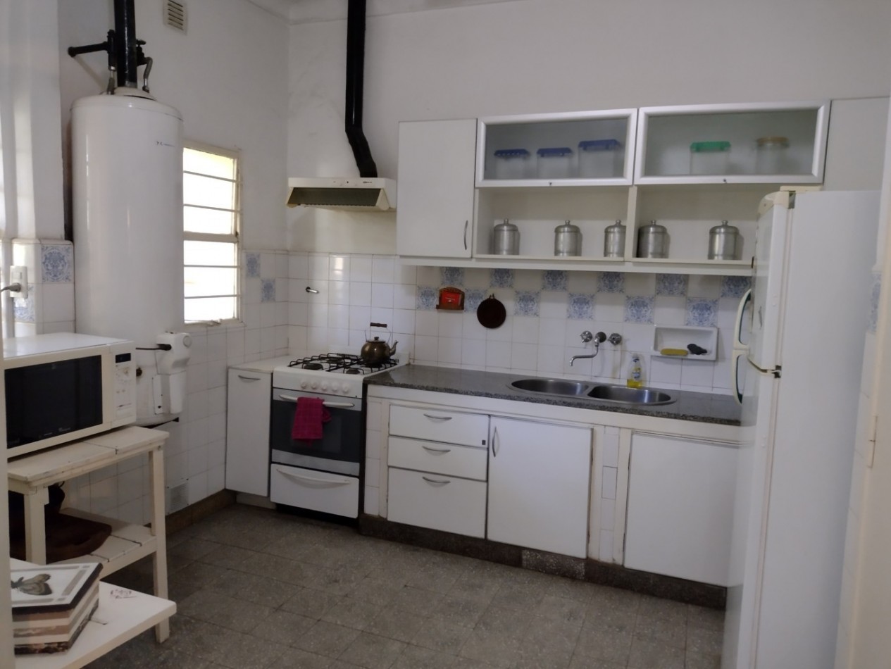 200 - HERMOSO CHALET A 2 CUADRAS DEL MAR EN PINAMAR 