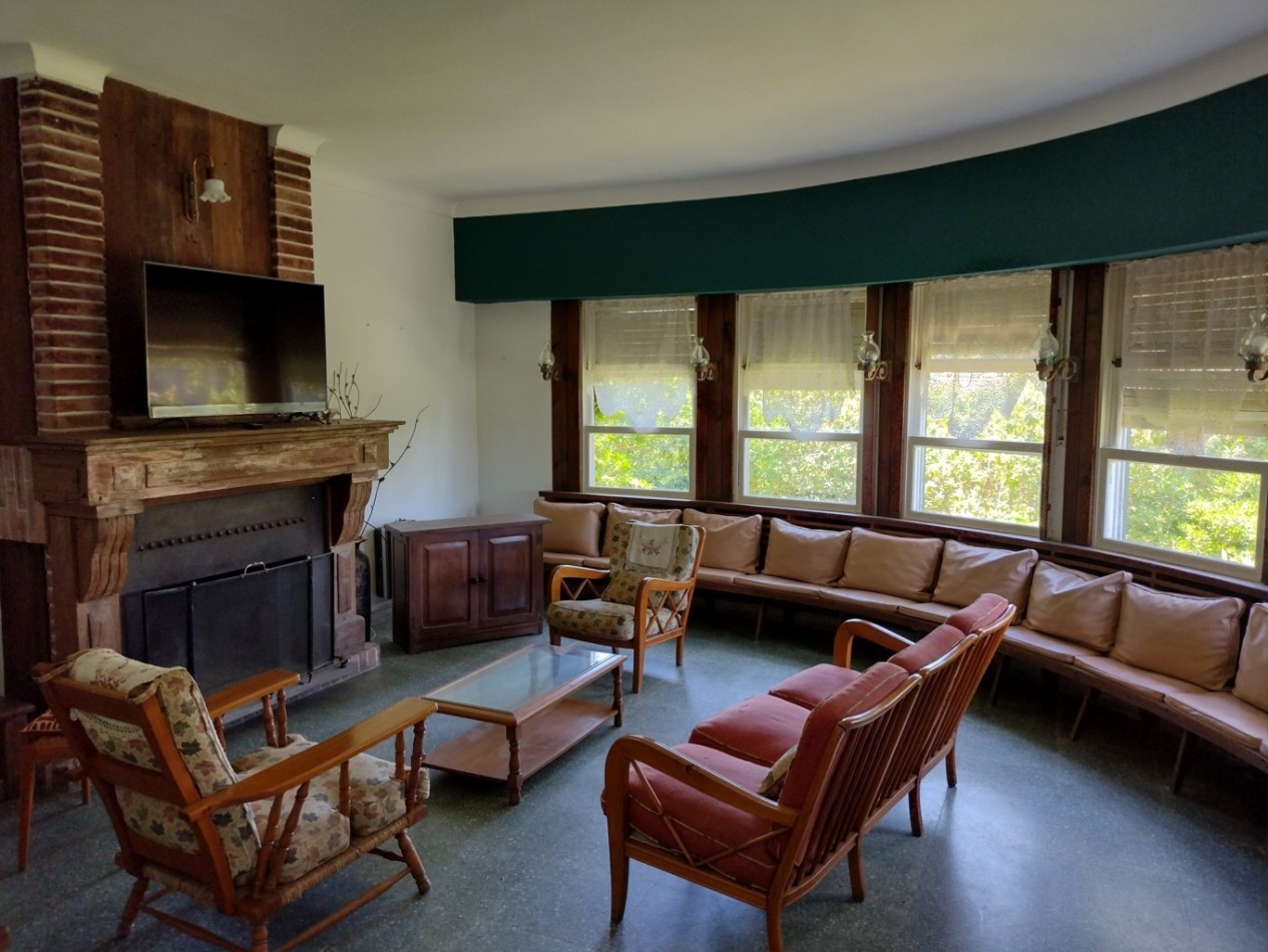 200 - HERMOSO CHALET A 2 CUADRAS DEL MAR EN PINAMAR 