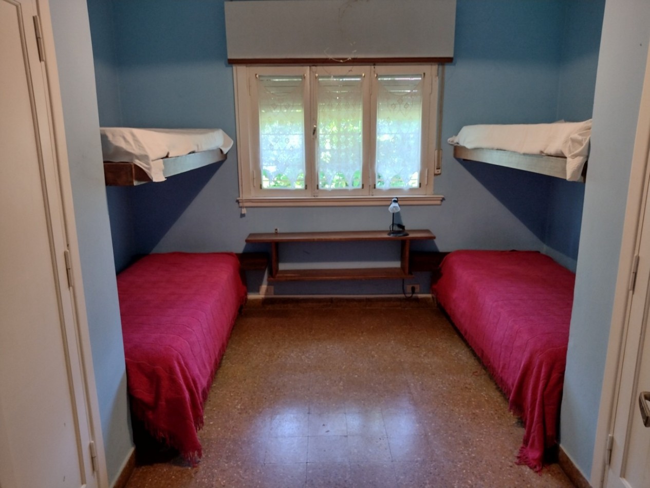 200 - HERMOSO CHALET A 2 CUADRAS DEL MAR EN PINAMAR 