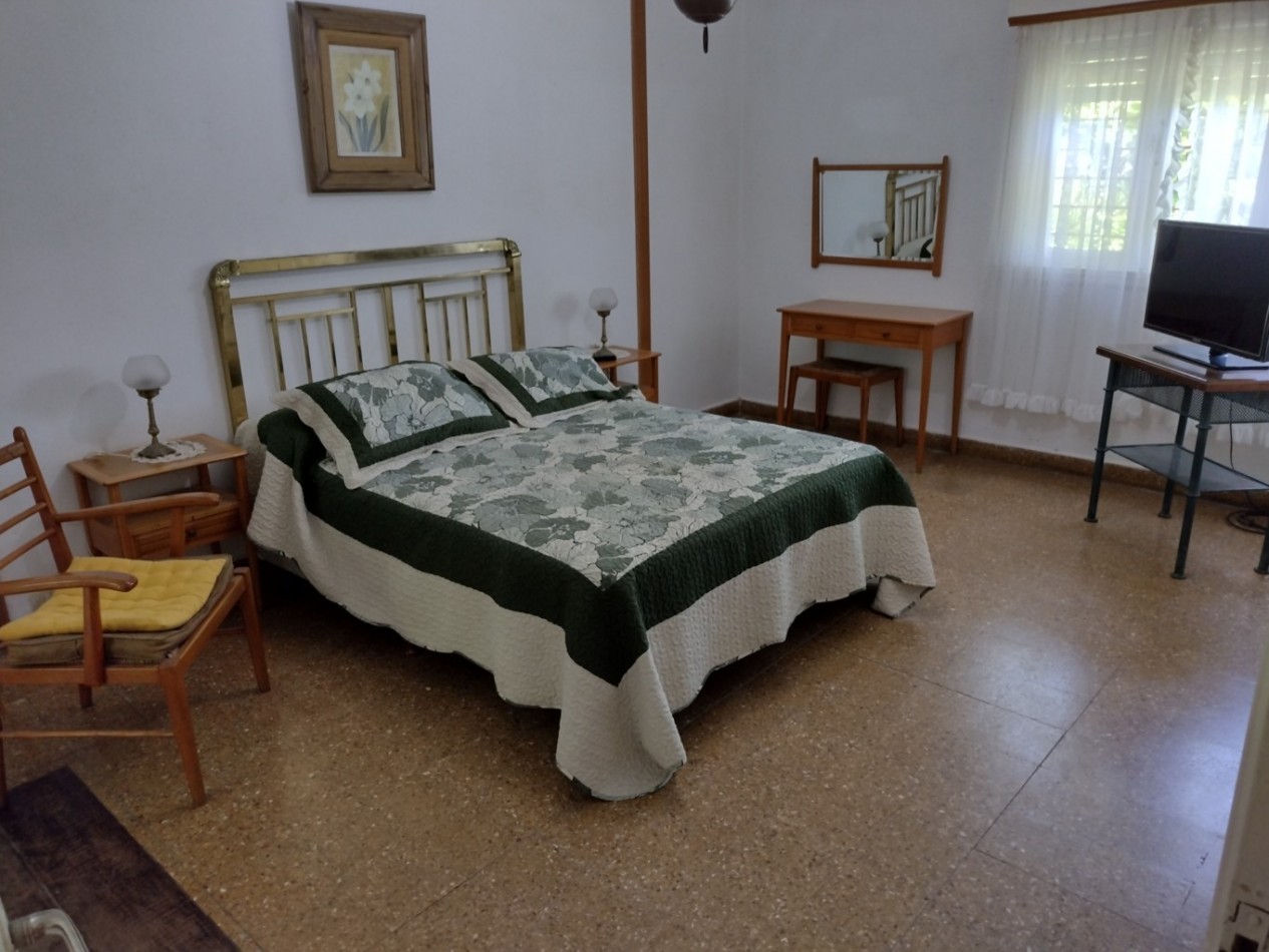 200 - HERMOSO CHALET A 2 CUADRAS DEL MAR EN PINAMAR 