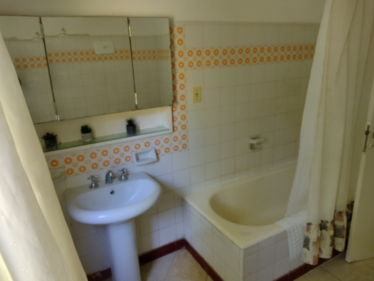 200 - HERMOSO CHALET A 2 CUADRAS DEL MAR EN PINAMAR 