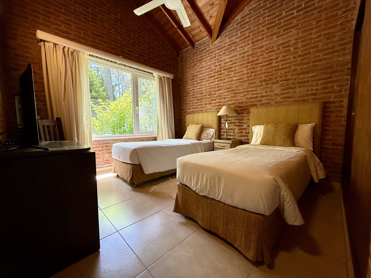 EXCELENTE CASA EN VENTA EN CARILO