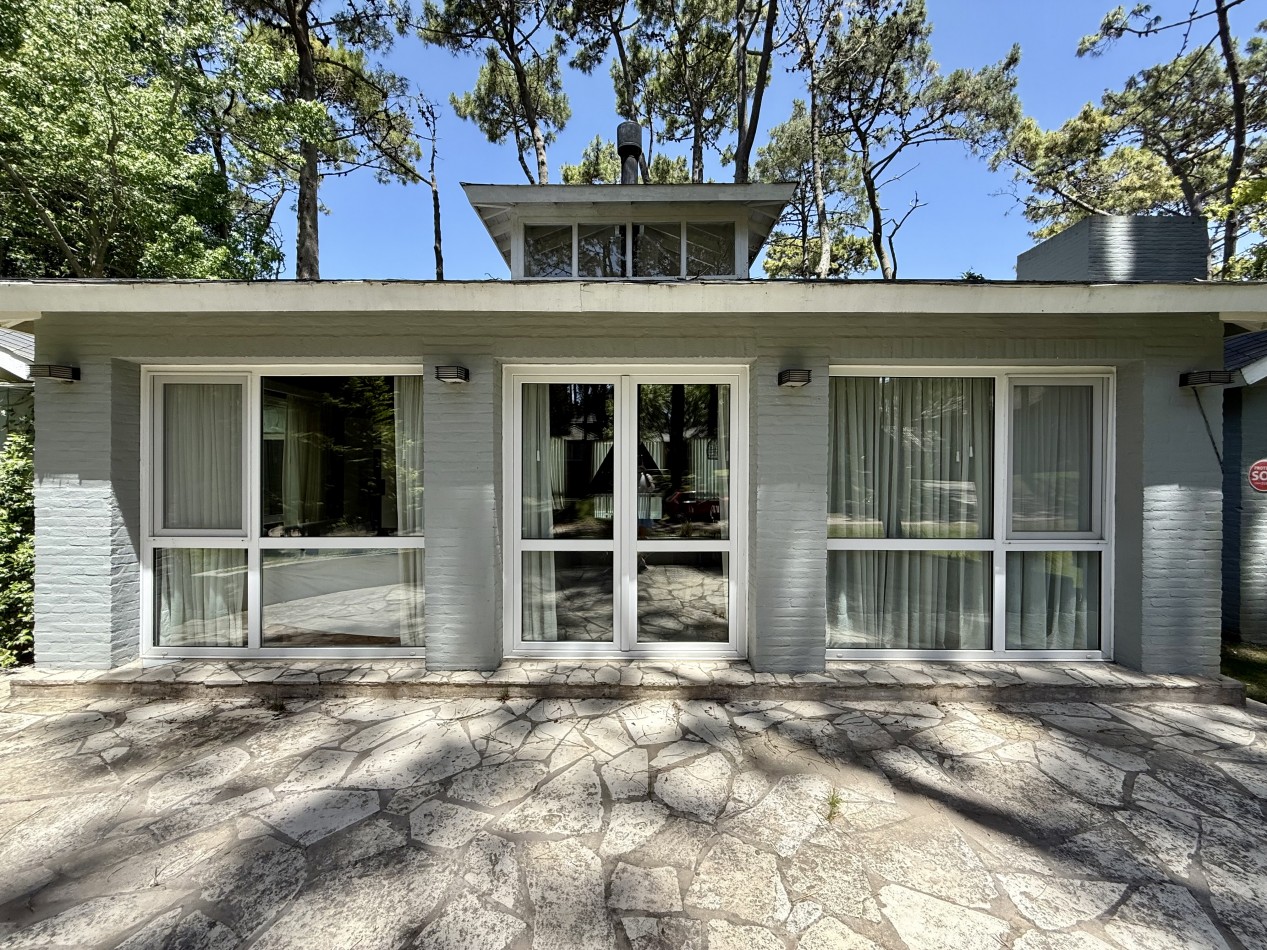 EXCELENTE CASA EN VENTA EN CARILO