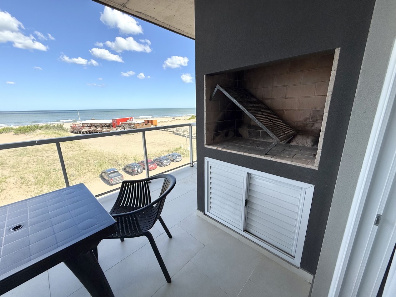 Departamento totalmente equipado frente al mar