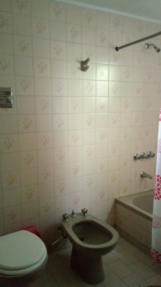 CASA ALPINA SOBRE AVENIDA ESPORA - ZONA COMERCIAL-MULTIFAMILIAR-HOTELERA