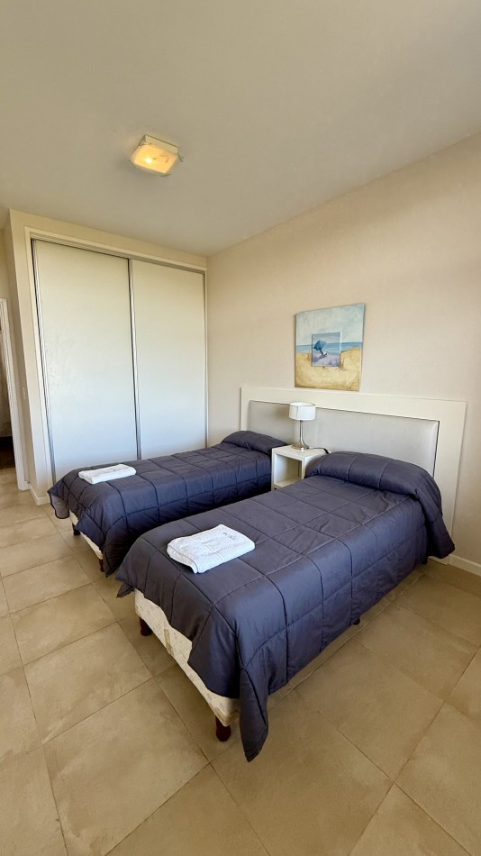 Departamento de 3 ambientes frente al mar