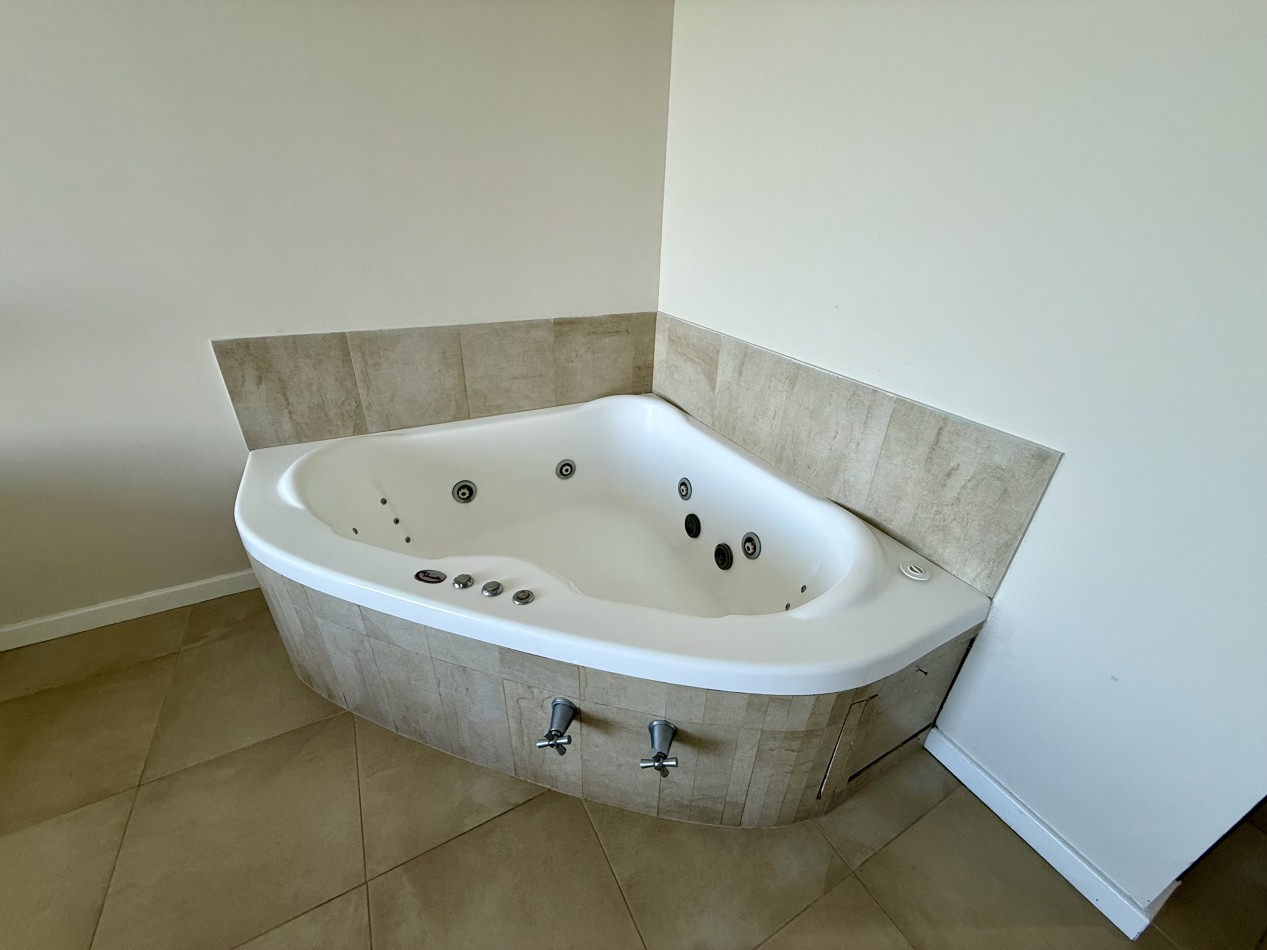 Departamento de 3 ambientes frente al mar