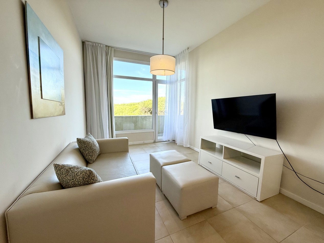 Departamento de 3 ambientes frente al mar
