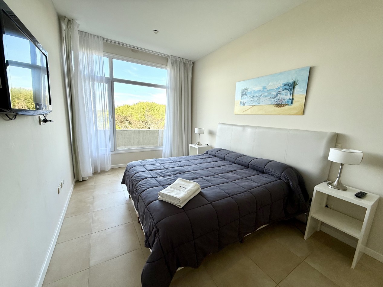 Departamento de 3 ambientes frente al mar