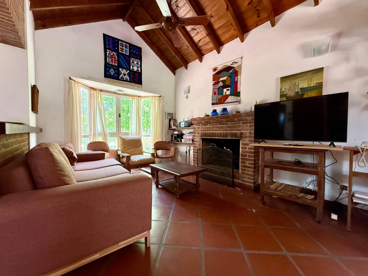 4 - Chalet en venta sobre Halcon casi Seaver