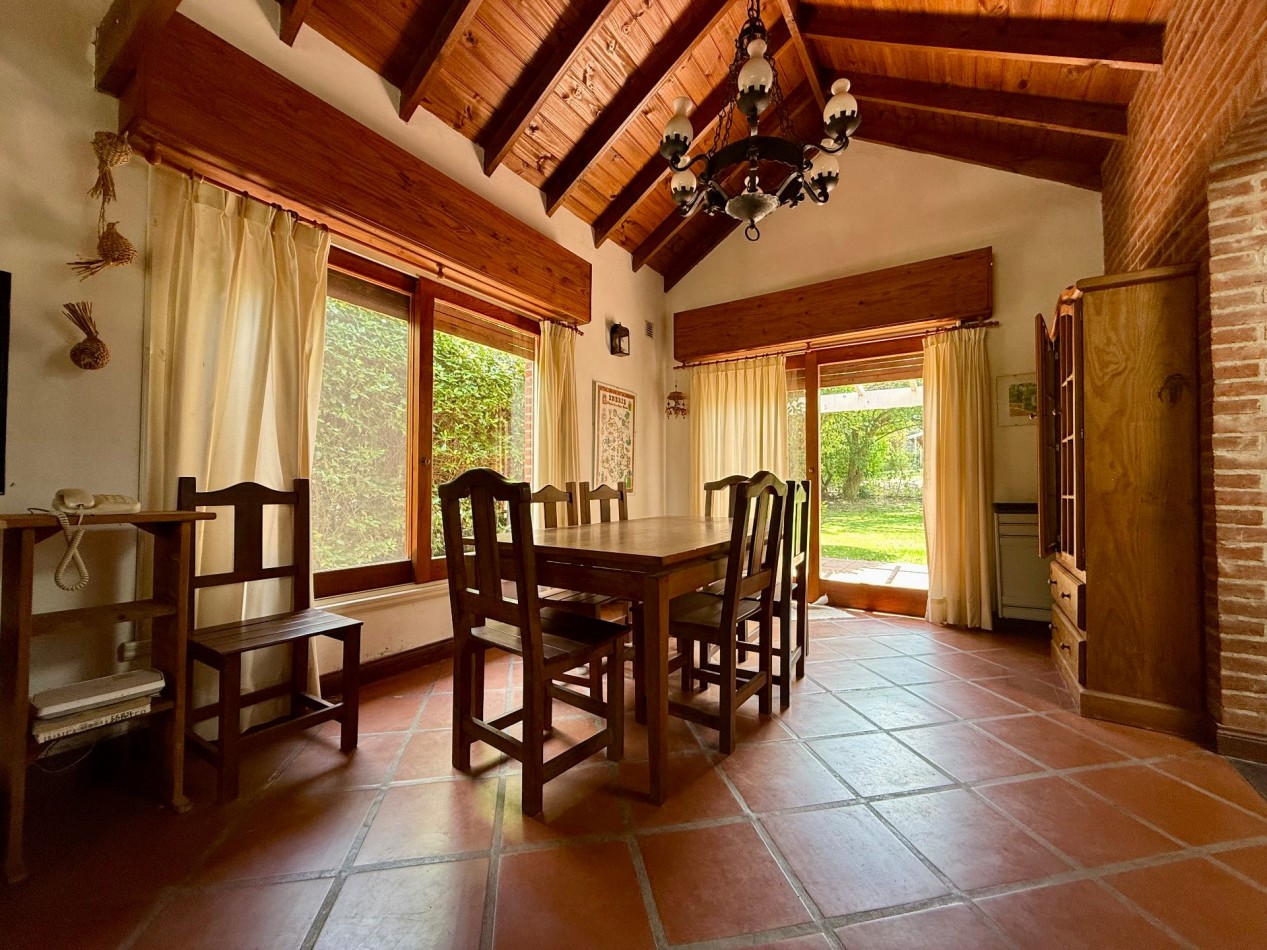 4 - Chalet en venta sobre Halcon casi Seaver