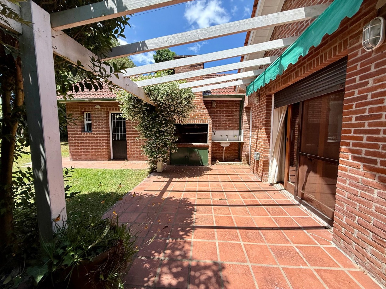 4 - Chalet en venta sobre Halcon casi Seaver
