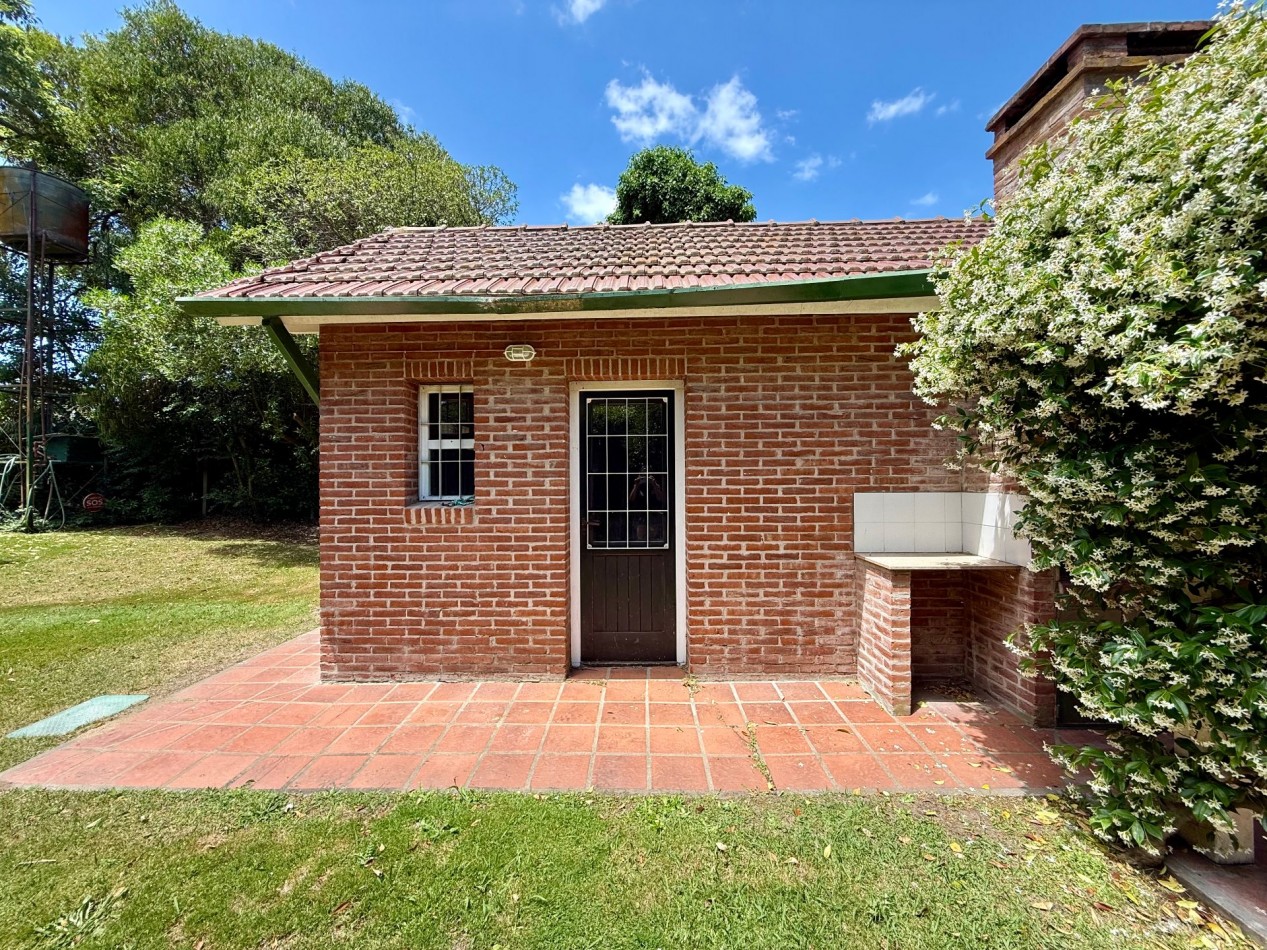 4 - Chalet en venta sobre Halcon casi Seaver