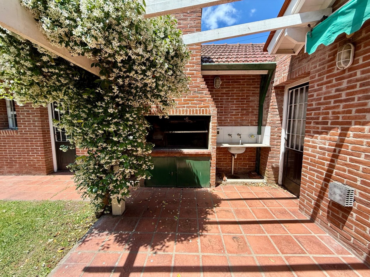 4 - Chalet en venta sobre Halcon casi Seaver