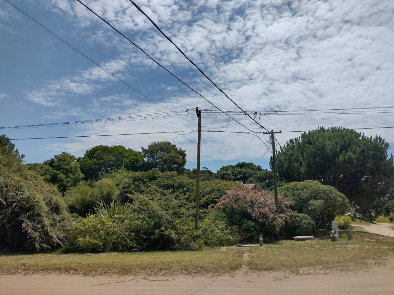 Casa sobre 2 lotes con un total de 943M2 