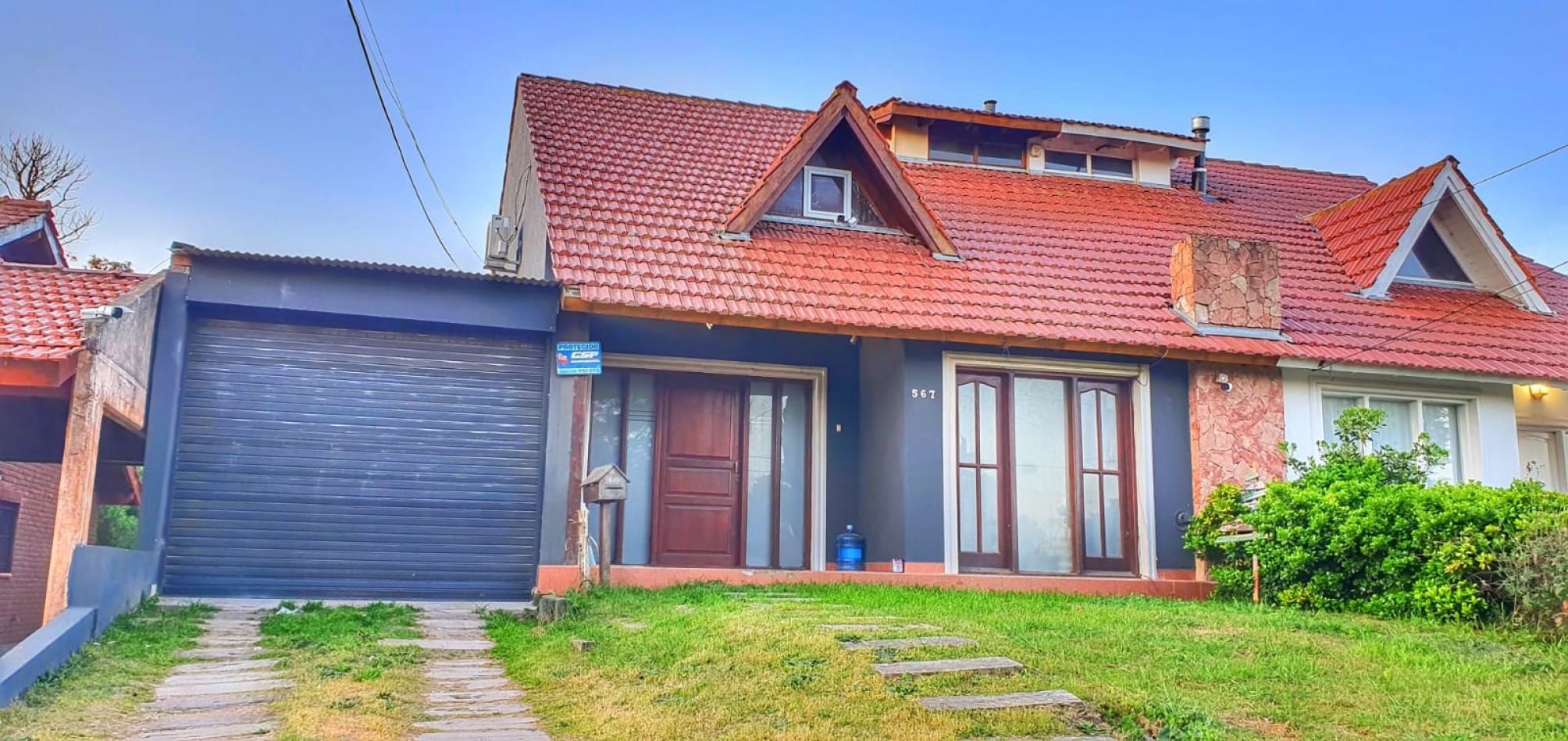 CASA TIPO DUPLEX EN MAR DE OSTENDE CON PILETA