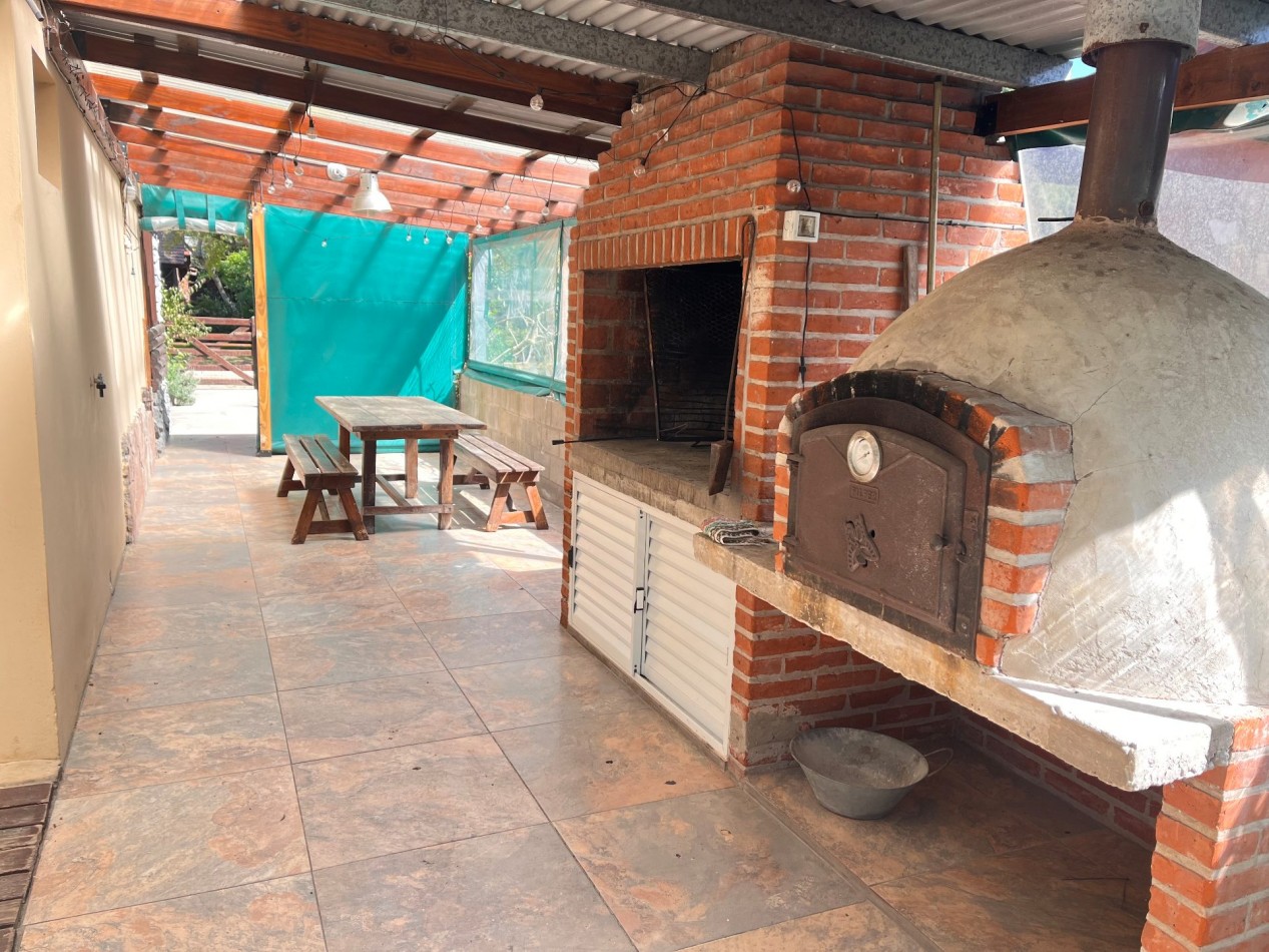 Casa en Segui entre Esparza y Urquiza