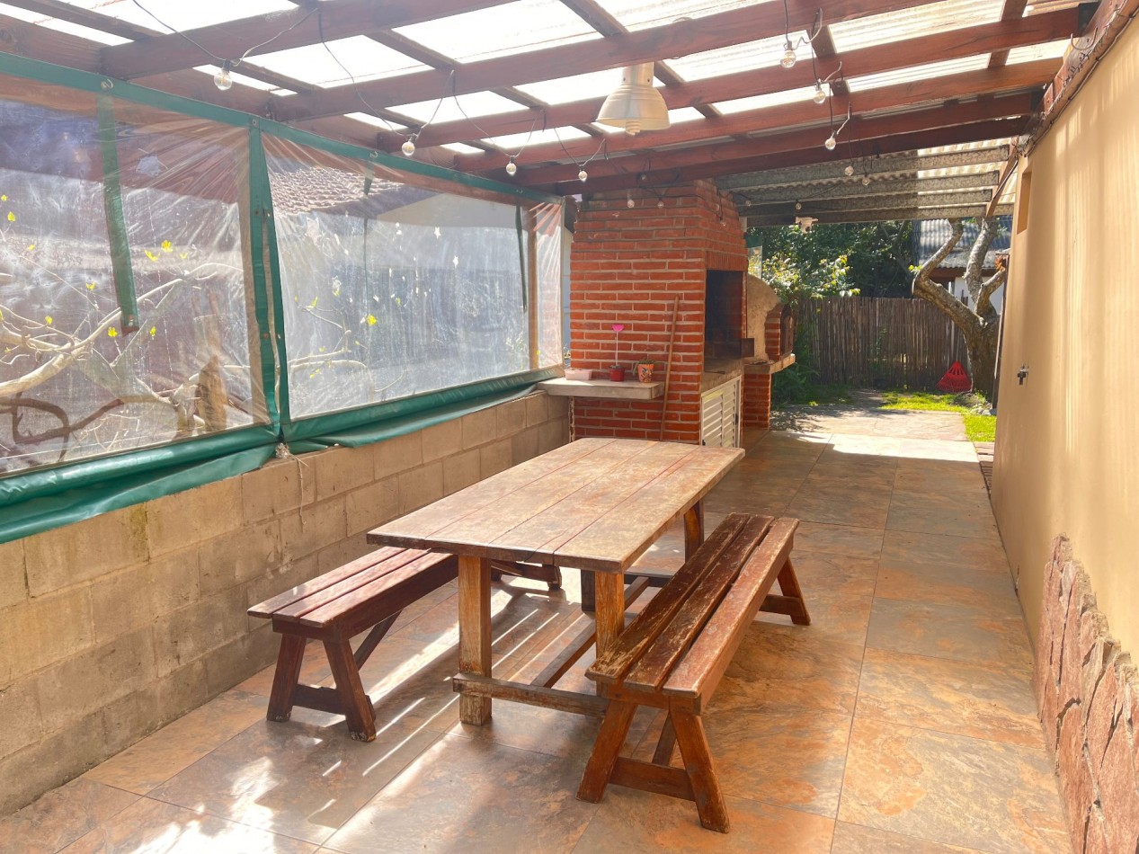 Casa en Segui entre Esparza y Urquiza