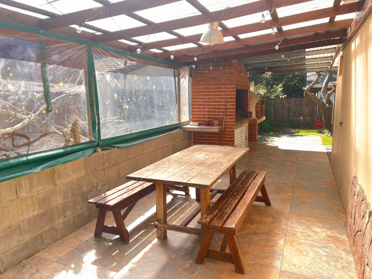 Casa en Segui entre Esparza y Urquiza
