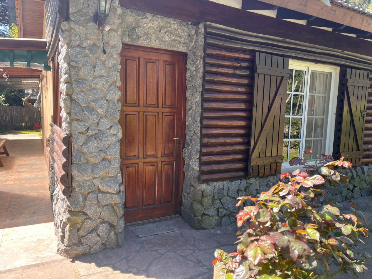 Casa en Segui entre Esparza y Urquiza