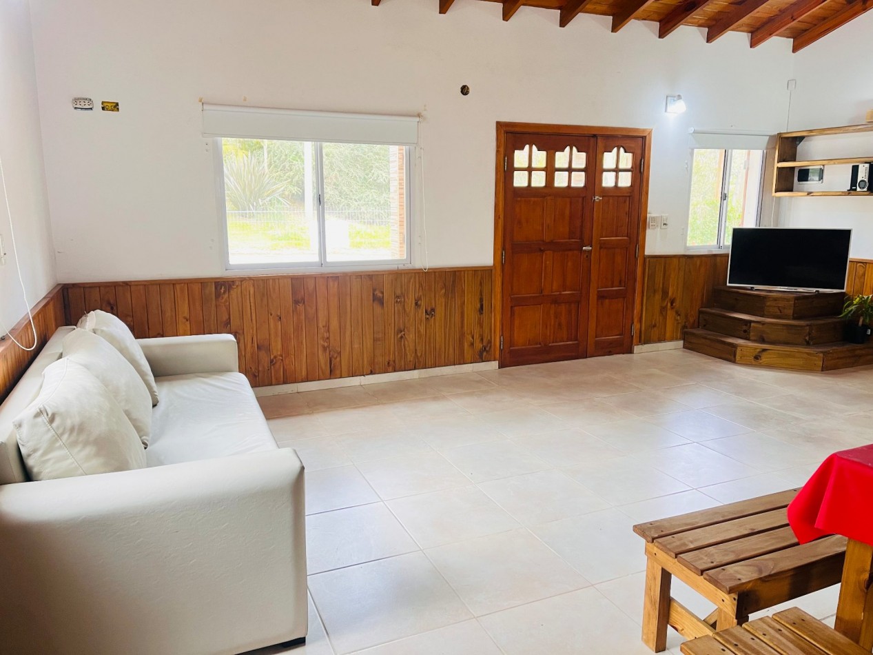 CASA EN ZONA "LOMAS DE VALERIA"