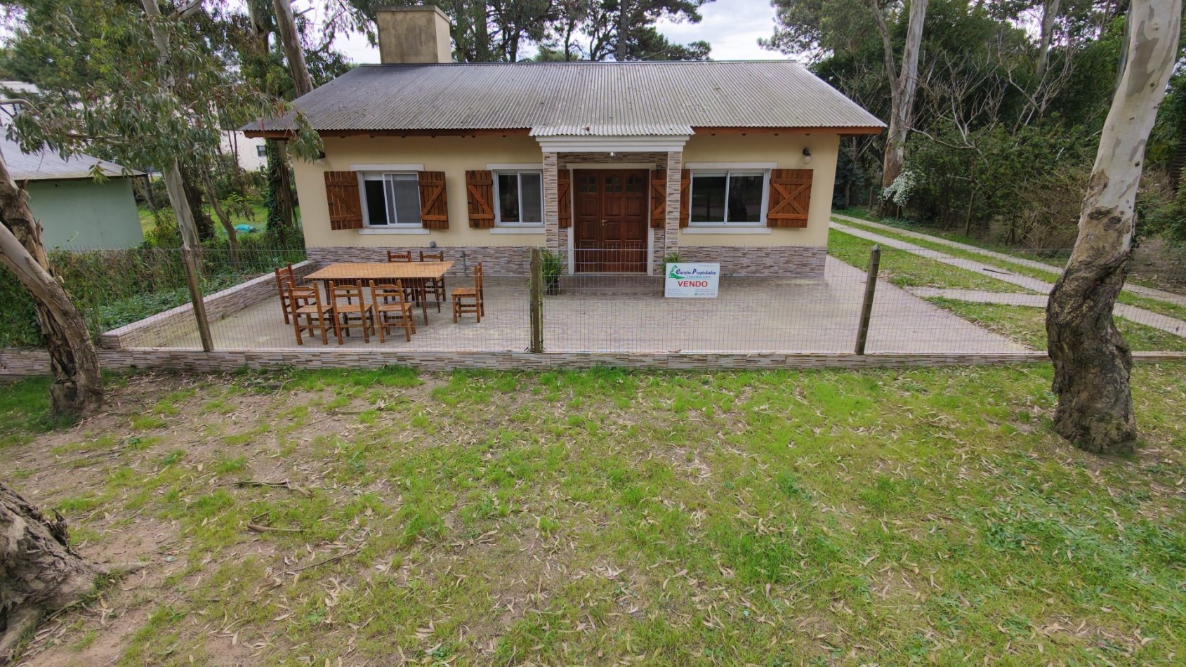 CASA EN ZONA "LOMAS DE VALERIA"