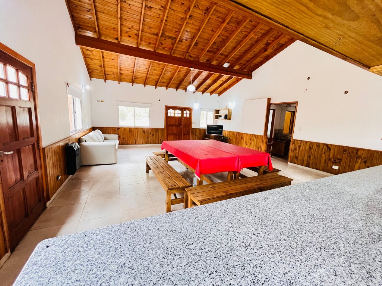 CASA EN ZONA "LOMAS DE VALERIA"