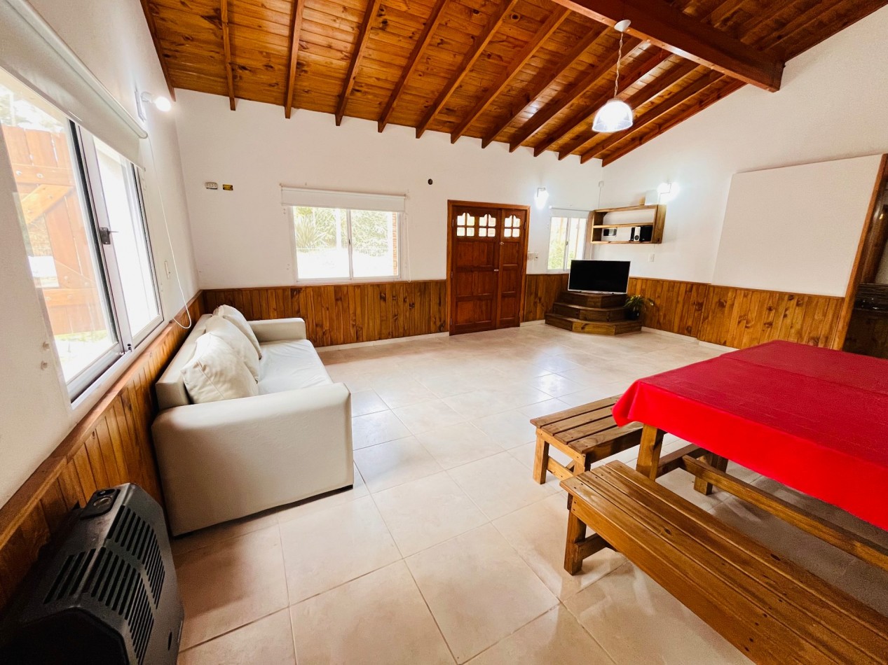 CASA EN ZONA "LOMAS DE VALERIA"