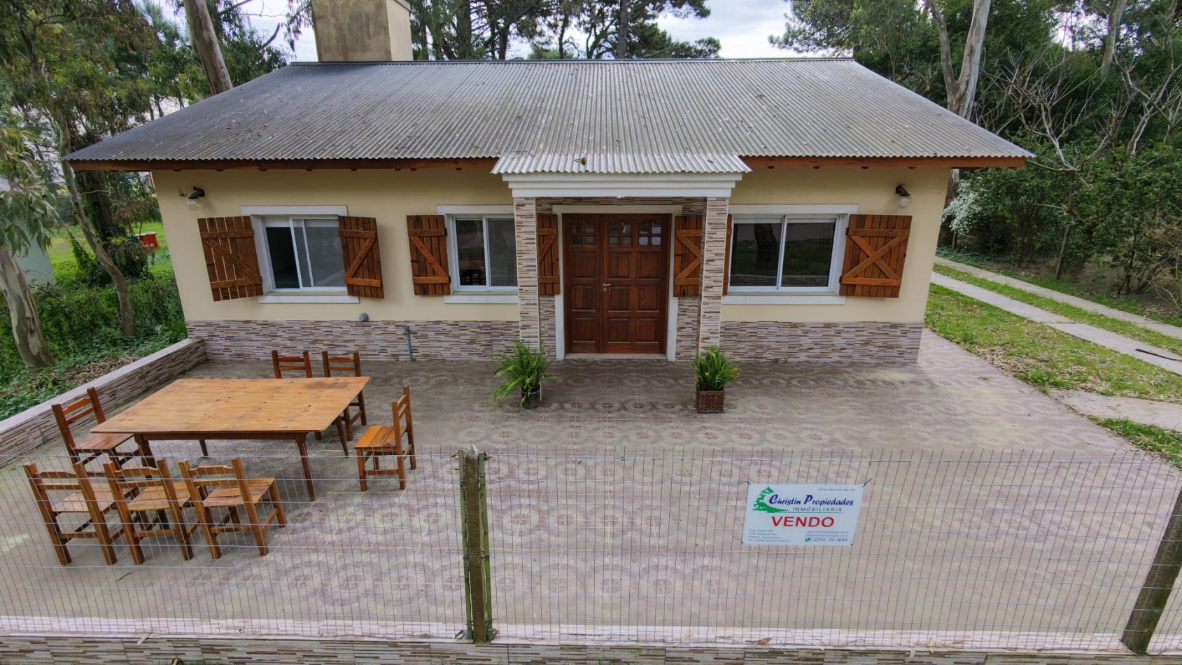 CASA EN ZONA "LOMAS DE VALERIA"