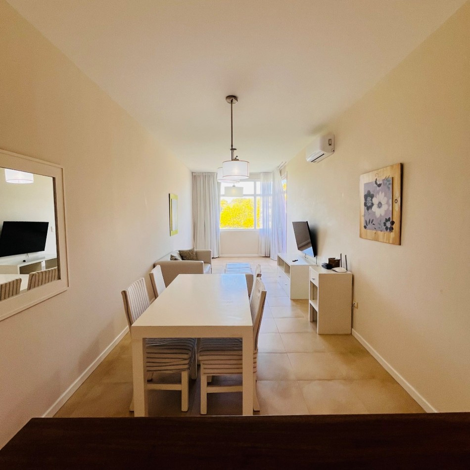 Departamento de 3 ambientes frente al mar