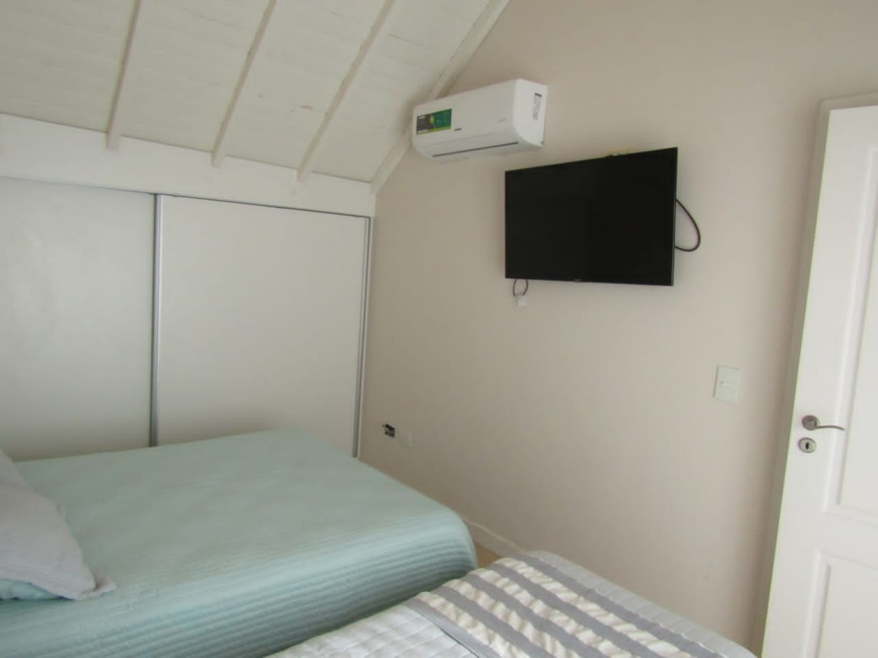 Importante duplex con vista al mar