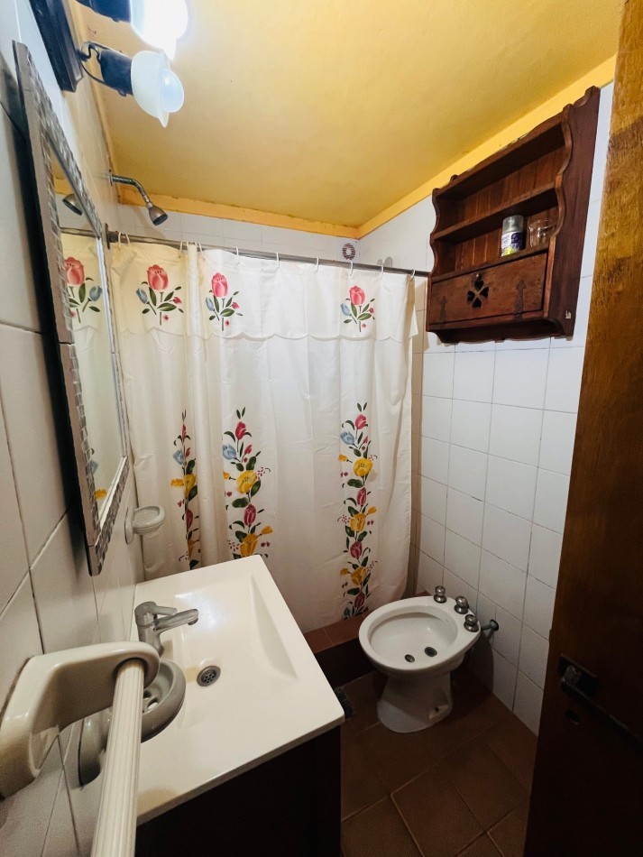 Casa en Segui entre Esparza y Urquiza