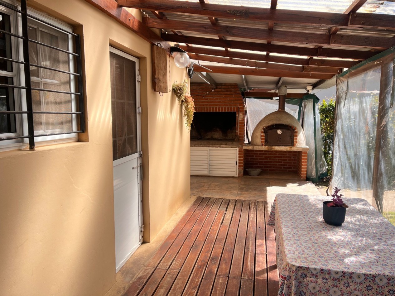 Casa en Segui entre Esparza y Urquiza
